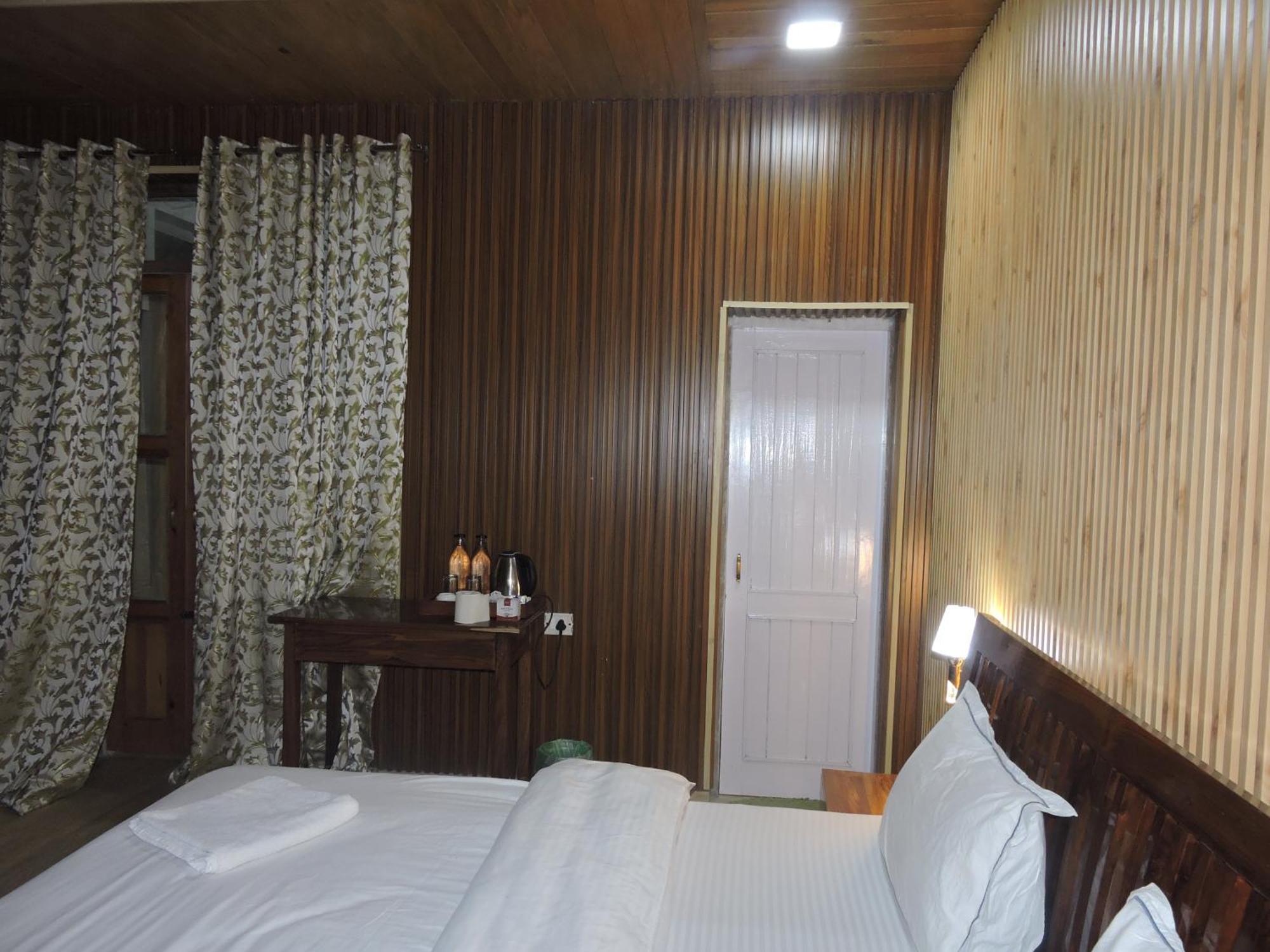 The Manora Woods - Private Hill Top, Gethiya, Nainital Room photo